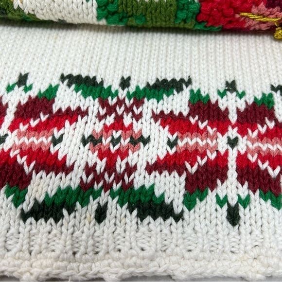 Crystal Kobe Retro Christmas Hand Knit Sweater Size M NWT Poinsettia Chunky - Picture 14 of 14